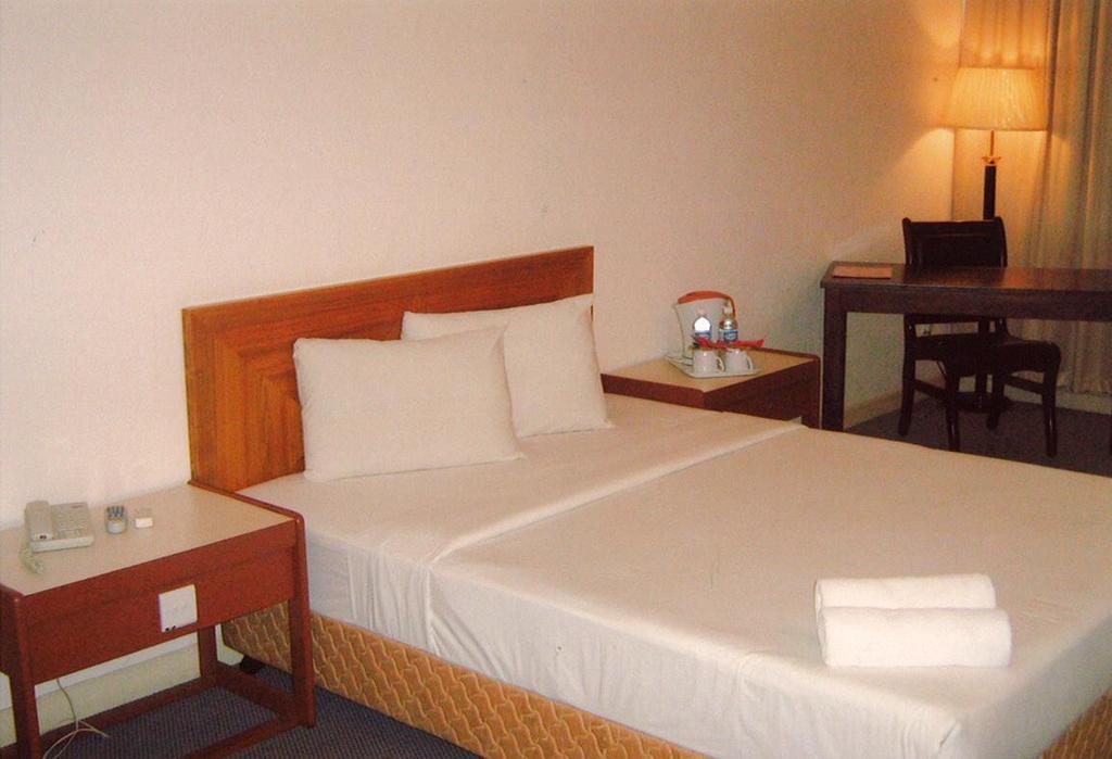 Folkmeldrum Hotel Johor Bahru Exterior photo