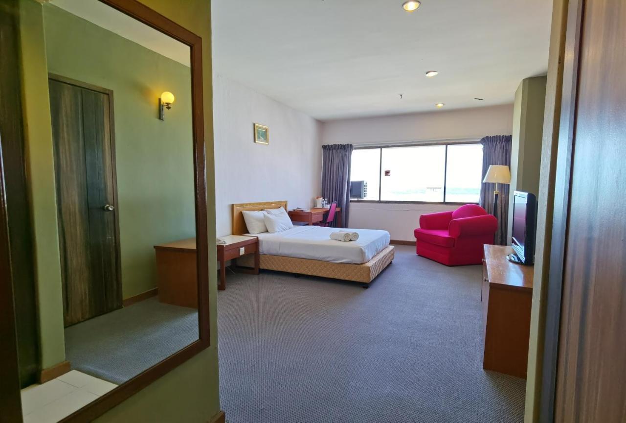 Folkmeldrum Hotel Johor Bahru Exterior photo